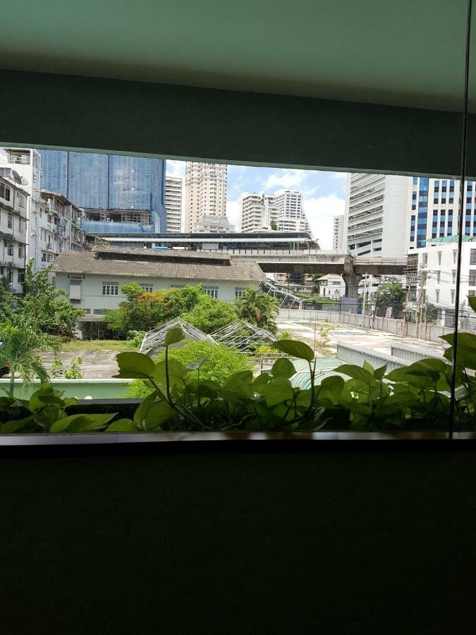 The Park Hotel Sukhumvit 7 Банкок Екстериор снимка