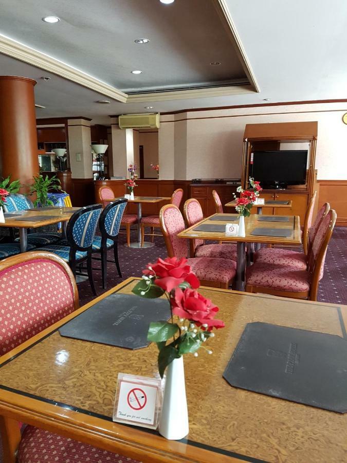The Park Hotel Sukhumvit 7 Банкок Екстериор снимка
