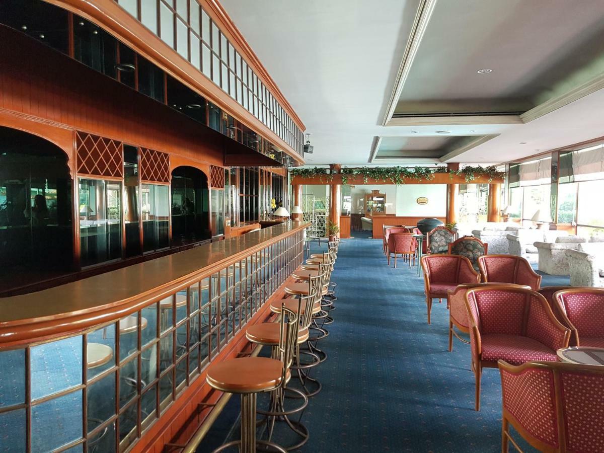 The Park Hotel Sukhumvit 7 Банкок Екстериор снимка